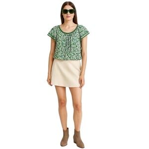 Max Studio‎ Green Blue White Floral Blouse Size Large, 1st pic is AI generated